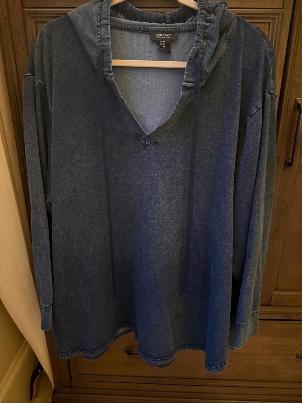 H&M women’s Navy Hooded V-Neck pullover
